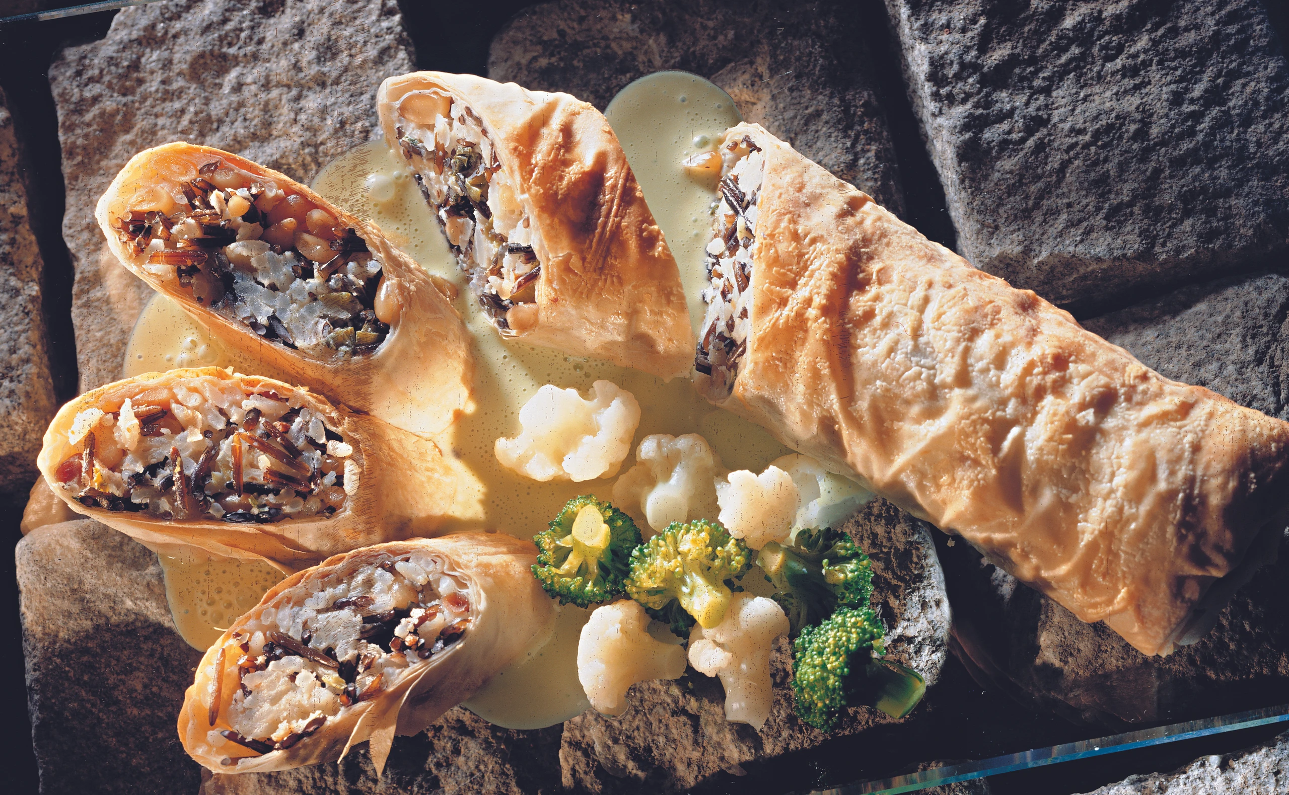 Strudel mit Reis-Zwiebel-Pignoli-Fülle