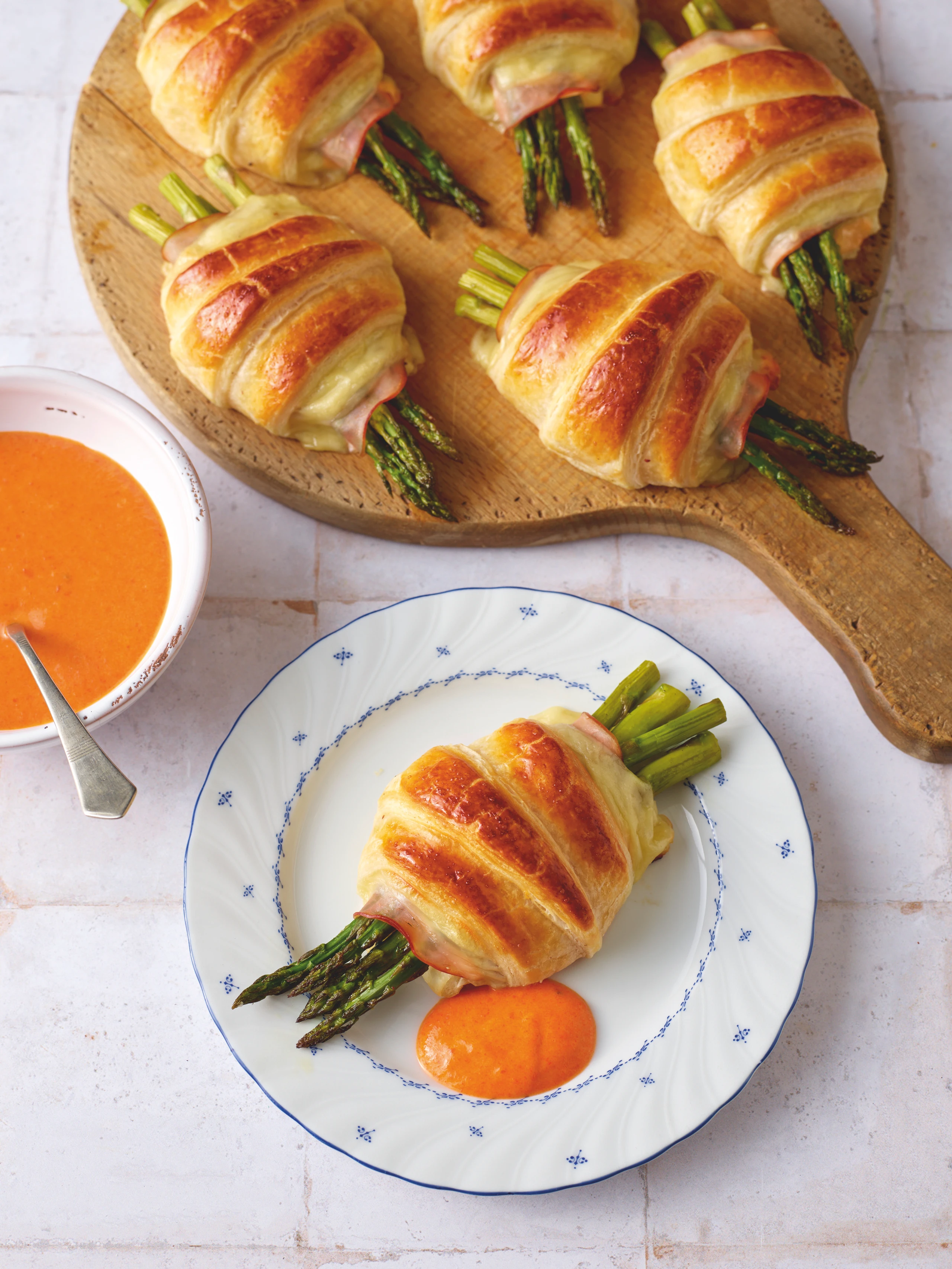 Spargel-Schinken-Käse-Croissants