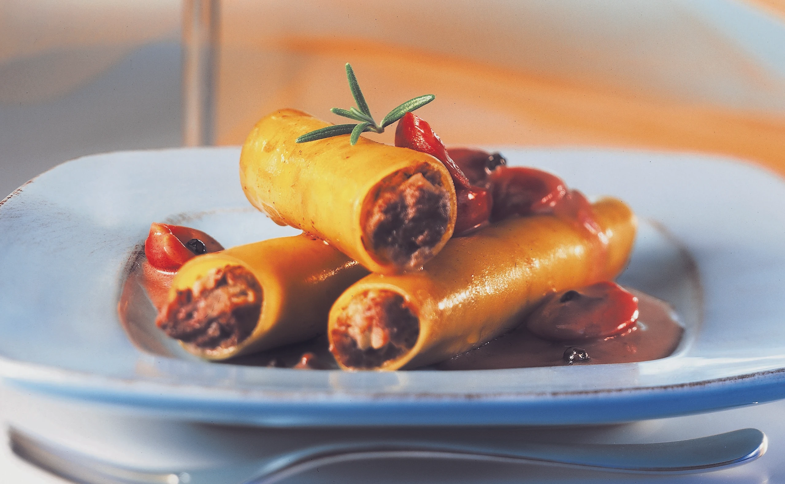 Reh-Cannelloni mit Kirschensauce