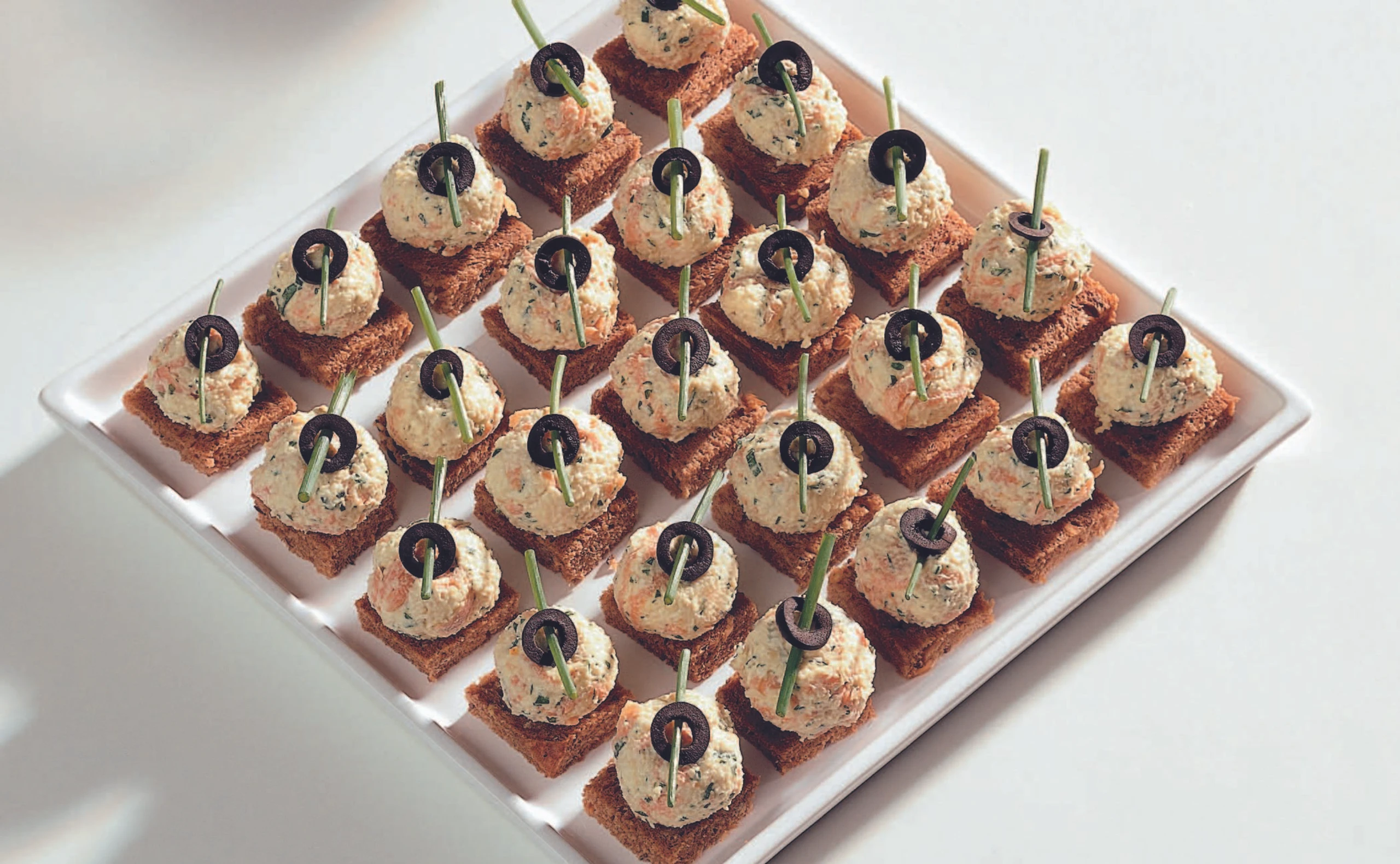 Brötchen mit Karotten-Mandel-Creme