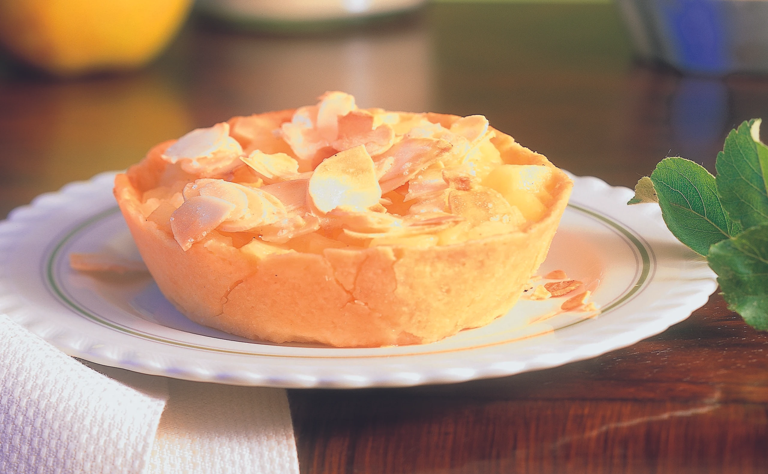 Apfel-Törtchen mit Mandelcrackern