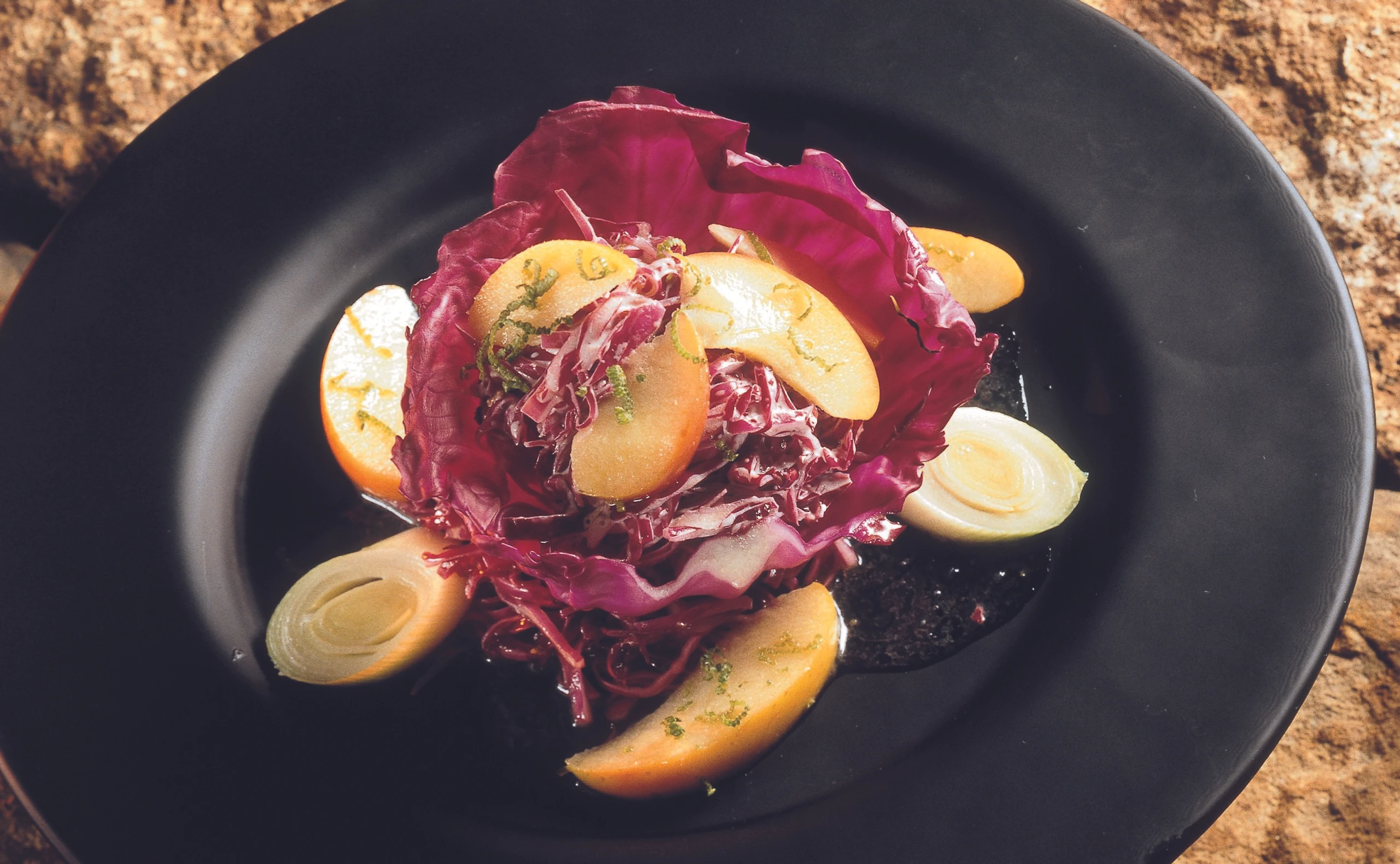 Rotkrautsalat mit gedünsteten Äpfeln