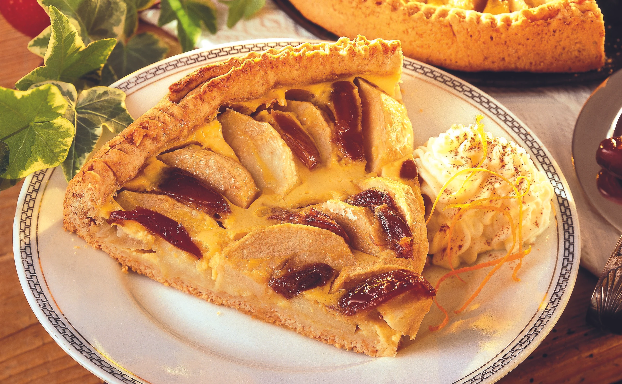 Apfel-Dattelkuchen mit Topfencreme