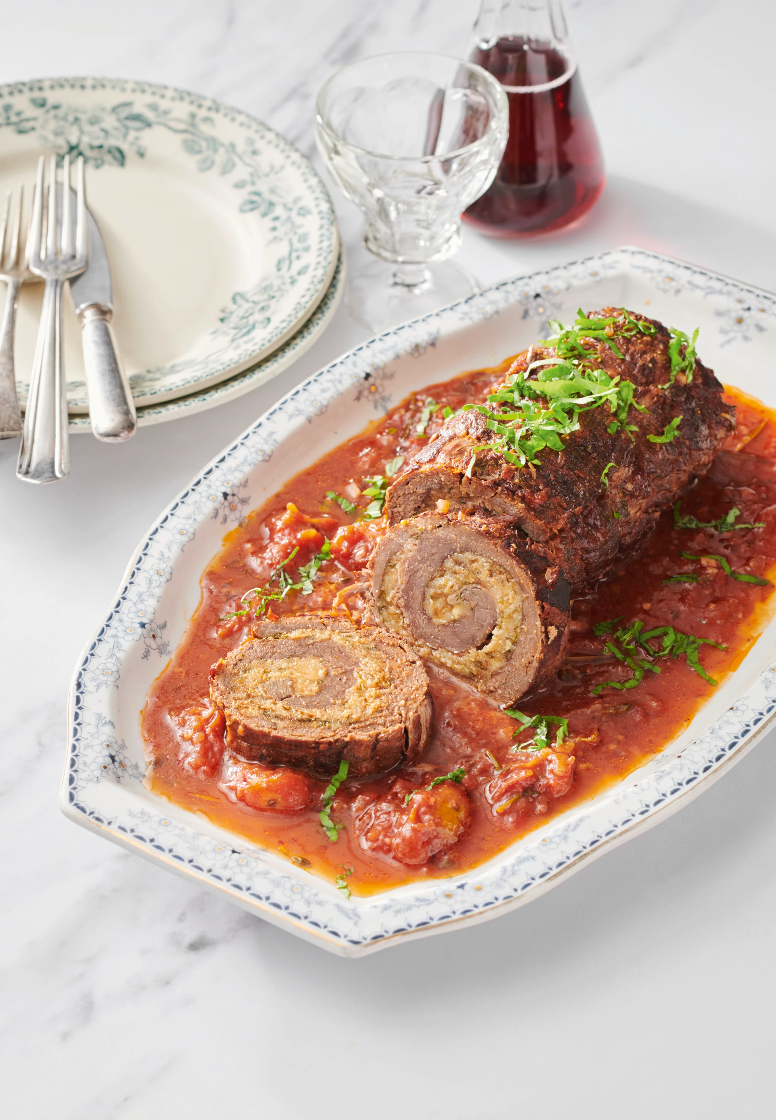 Braciole: Italienische geschmorte Rindsroulade