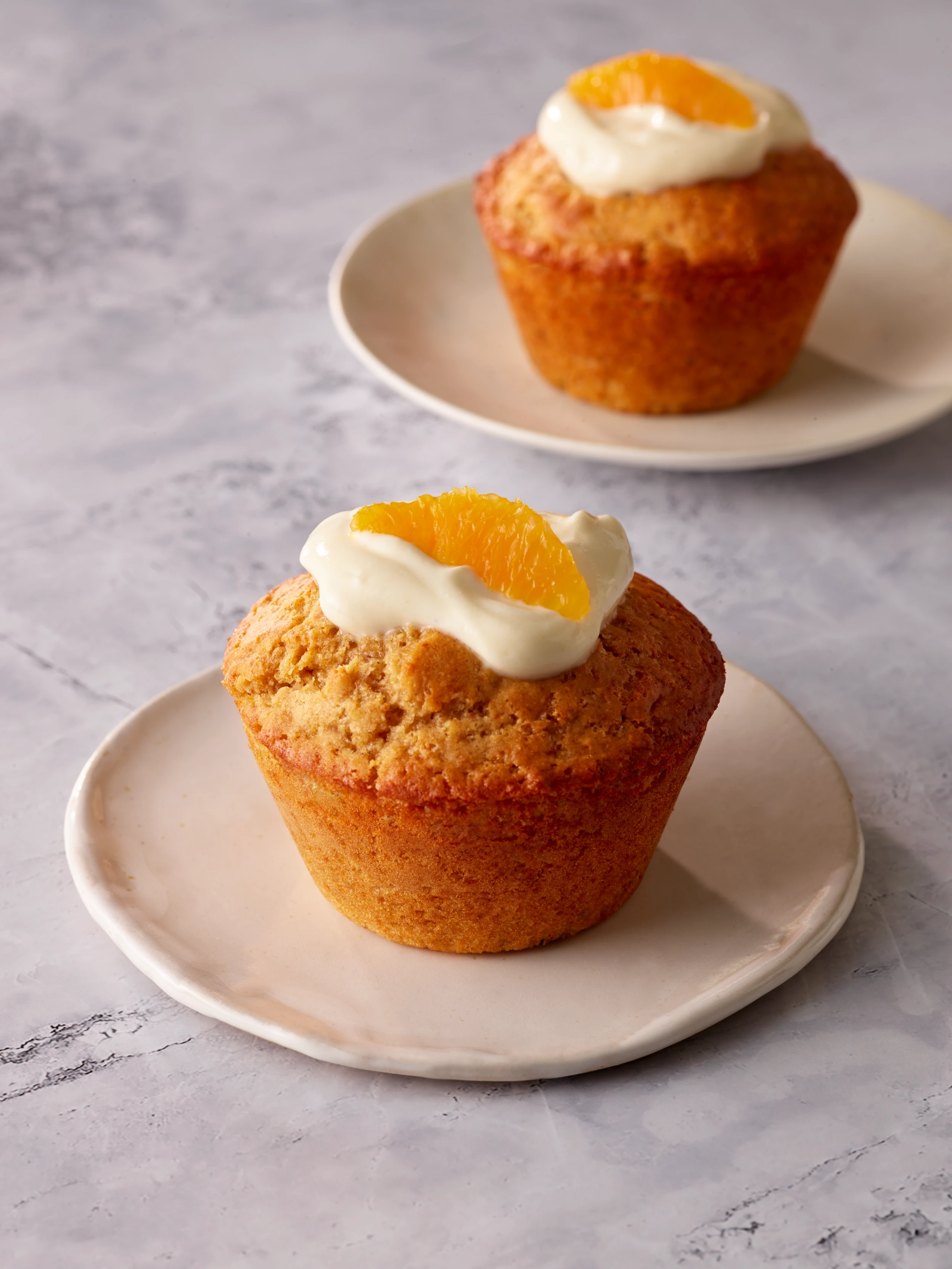 Orangen-Muffins mit Datteln und Walnüssen